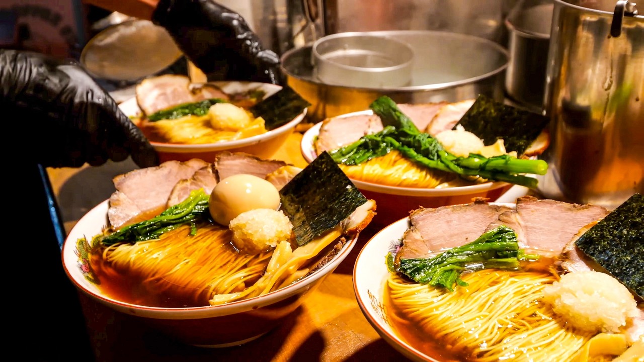 ポツンと高架下に現る深夜の屋台ラーメンに客が殺到する！