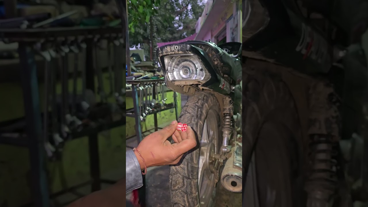 Hf deluxe bike brack light modify  full bike modification #naveenbikefeatures #no1naveenbike165