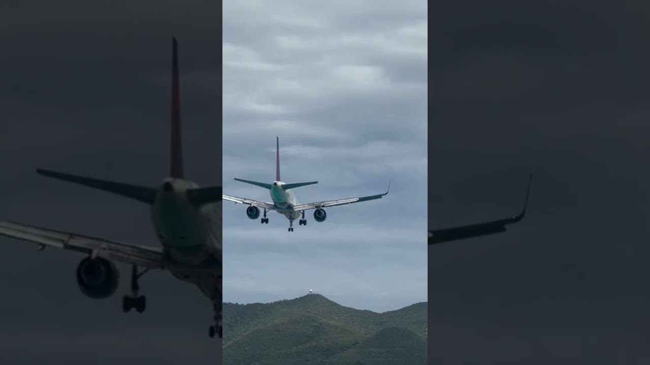 Extremely Low Landing Above Our Heads ( St Maarten )