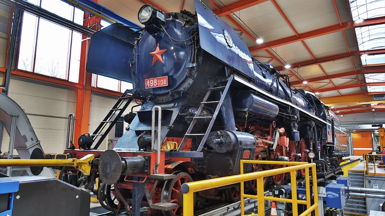Albatros 498.104 na soustruhu v Praze.