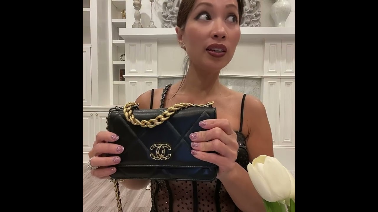 Vlog 125 Comparison between the Shiny Lambskin Quilted Chanel 19 WOC Black and Small Chanel boy bags