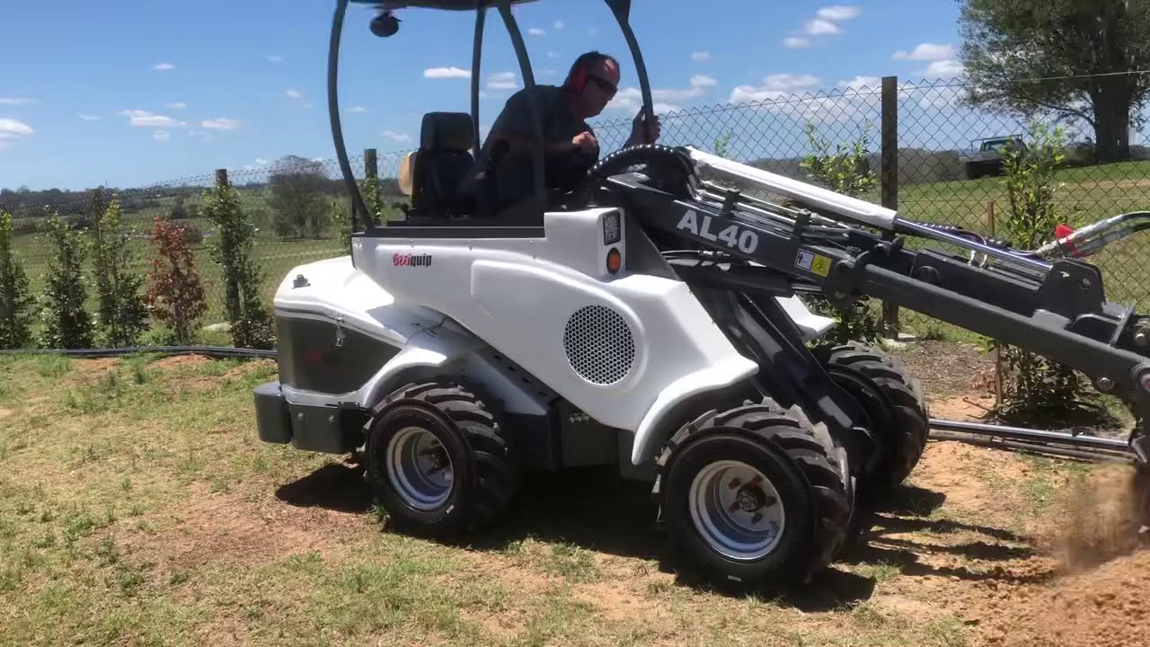Ozziquip AL40 With Digga Trencher