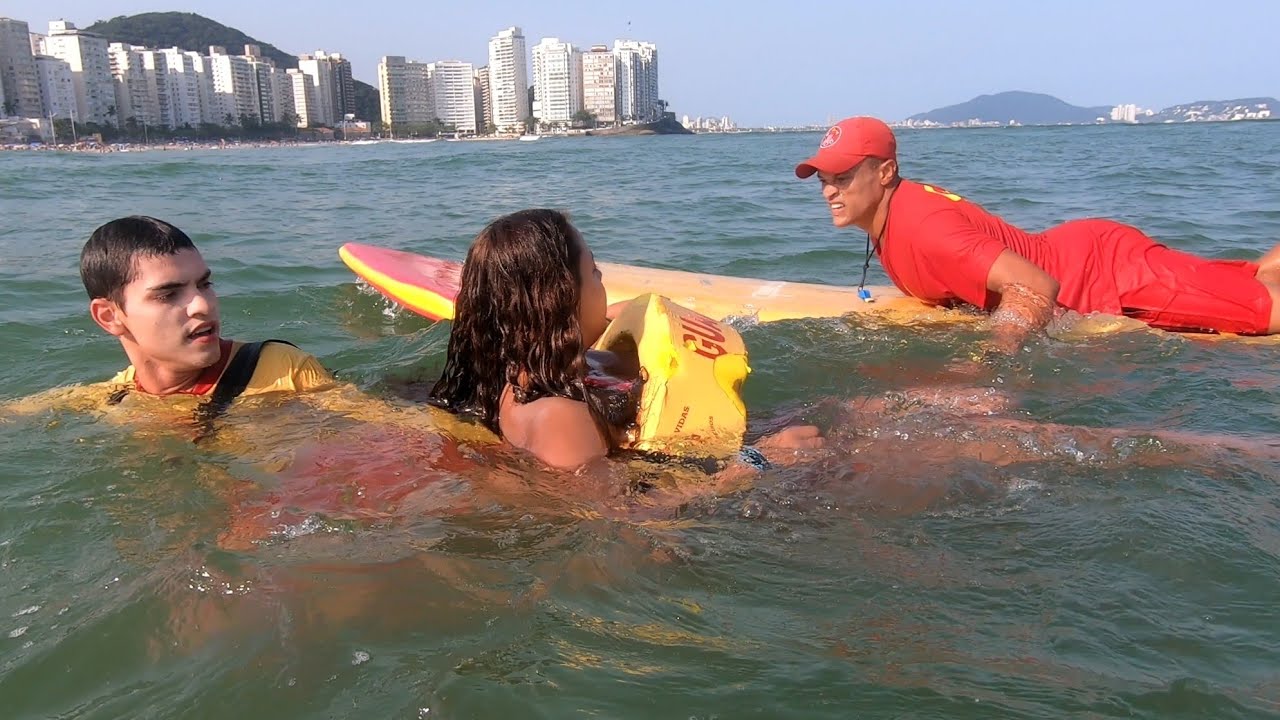 Salvamento na Praia de Pitangueiras Guarujá ❗❗