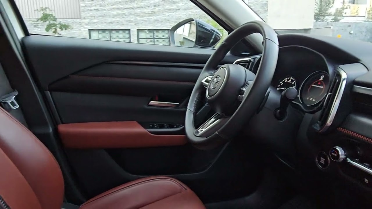 Mazda CX-50 2025 Signature INTERIOR