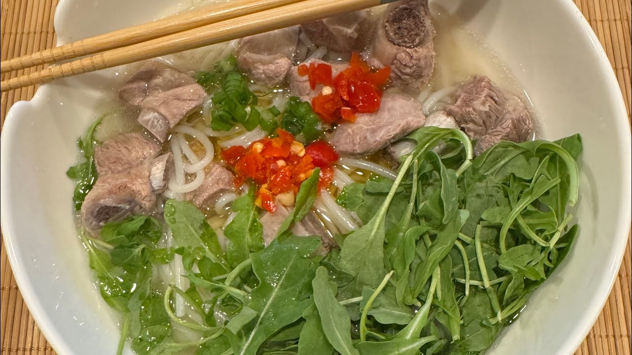 排骨米粉Pork Rice Noodle Soup