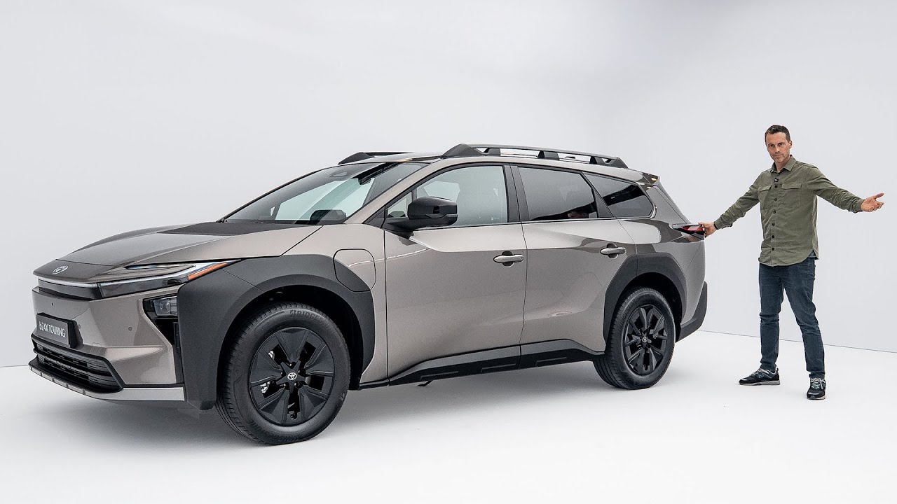 Sniktitt p&aring; Toyota bZ4X Touring &ndash; s&aring; mye st&oslash;rre er den