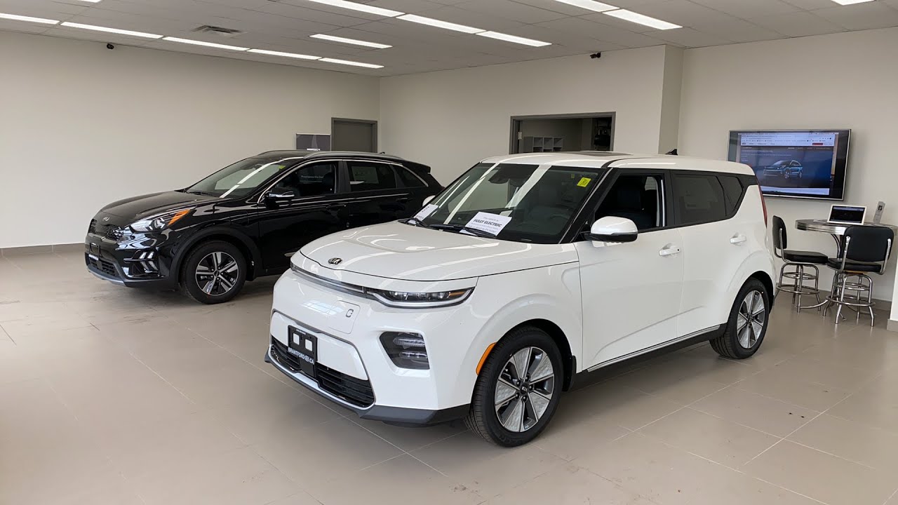 LIVE: 2021 Kia Soul EV and 2020 Kia Niro PHEV. Are you ready to go electric? Let's chat!