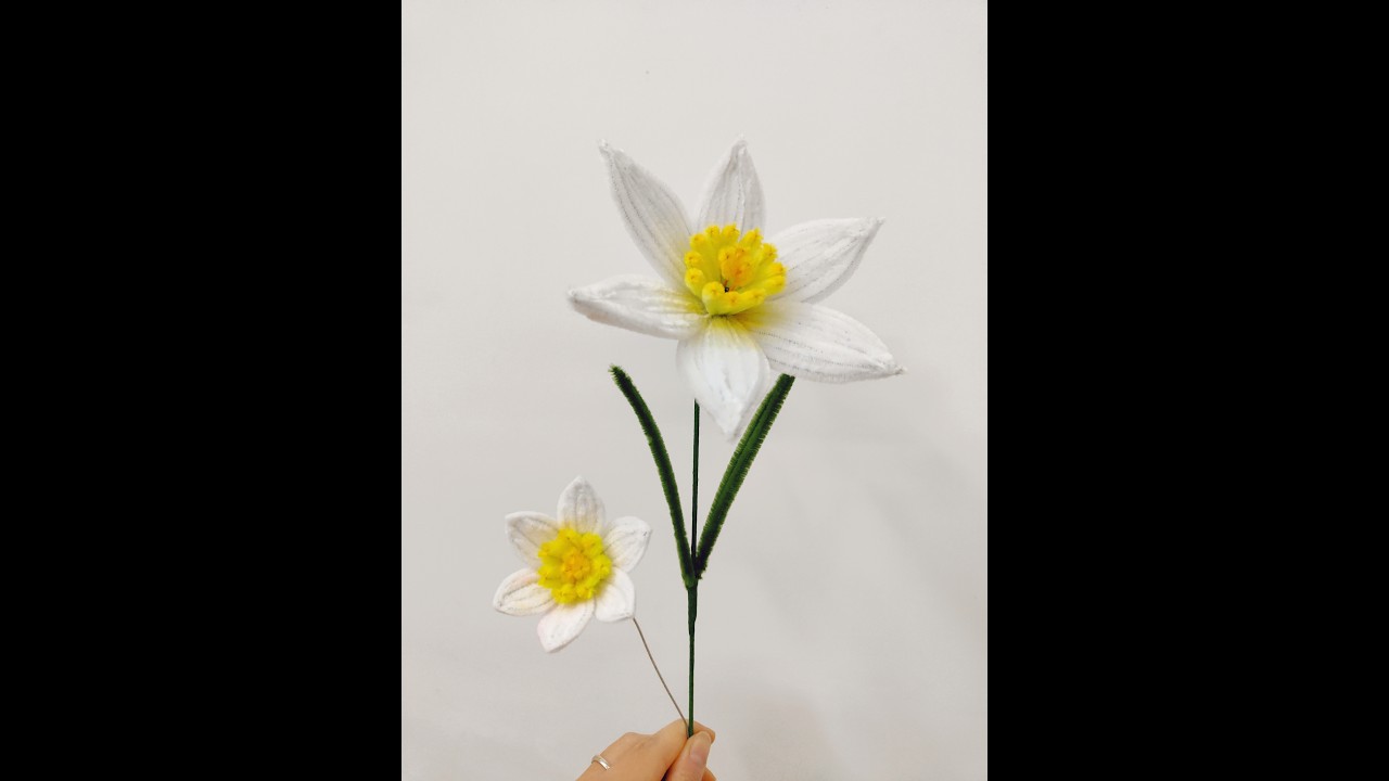 🌼 How to Make Daffodils Using Pipe Cleaners