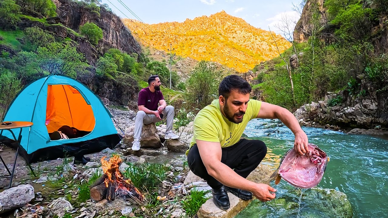 تخييم على ضفاف النهر في وادي وسط الجبال كوردستان -Camping in kurdistan
