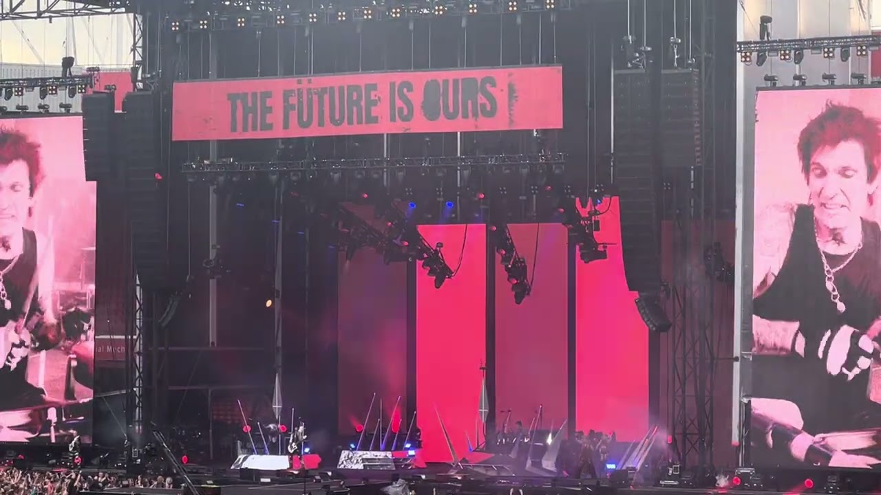 Motley Crue - Wild Side - Sheffield 2023 