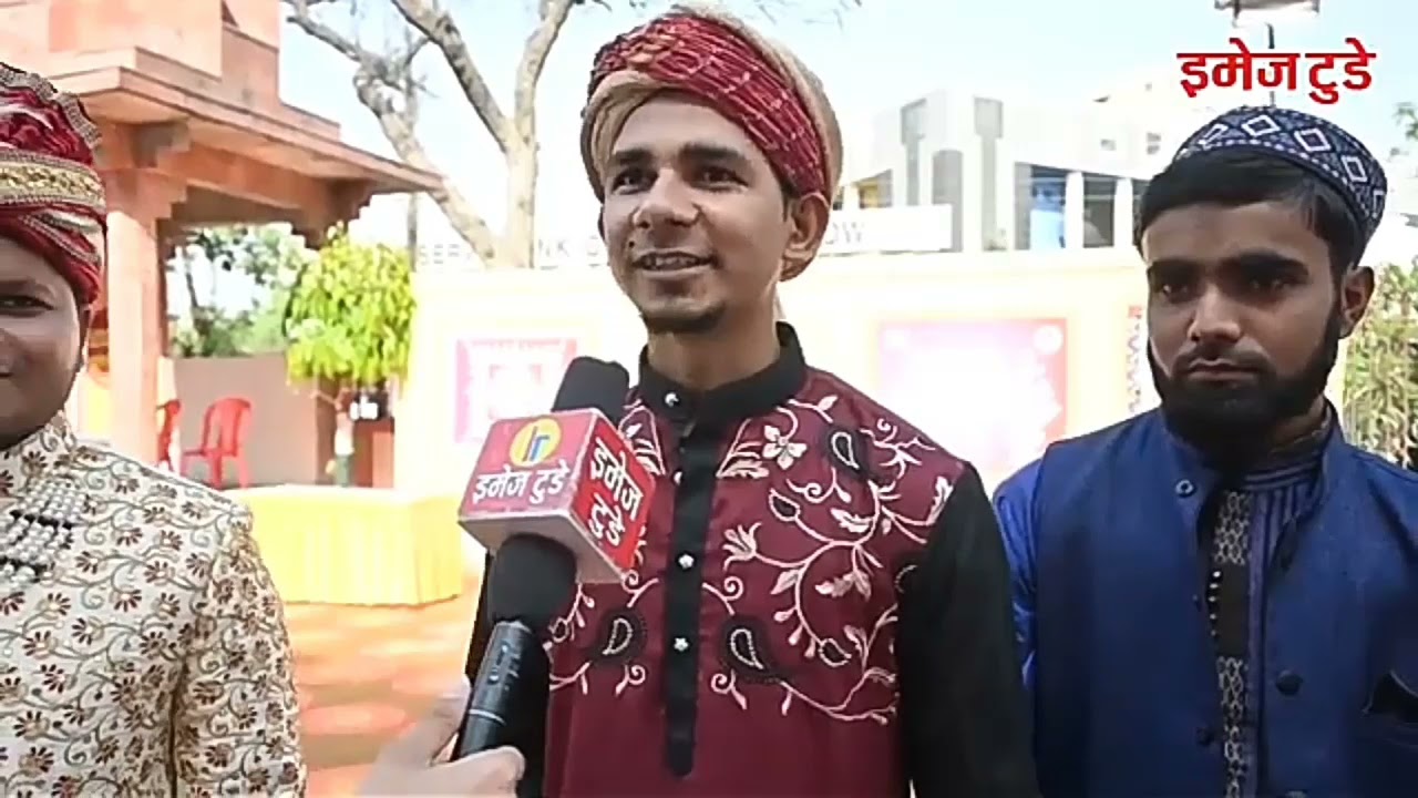 Presenting fashion show in awadh mohatsav .news reporting asking my experience