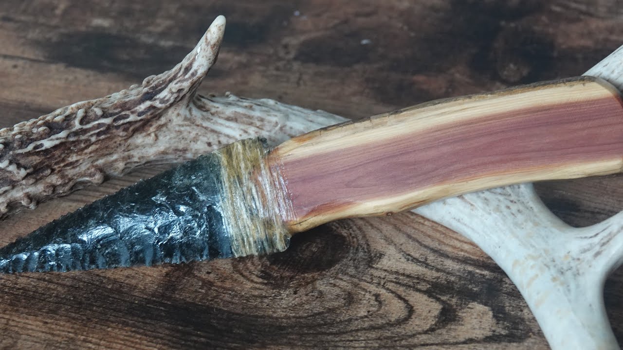 Stone knife hafting #Paleoknife #Cedarhandle #Flintknife