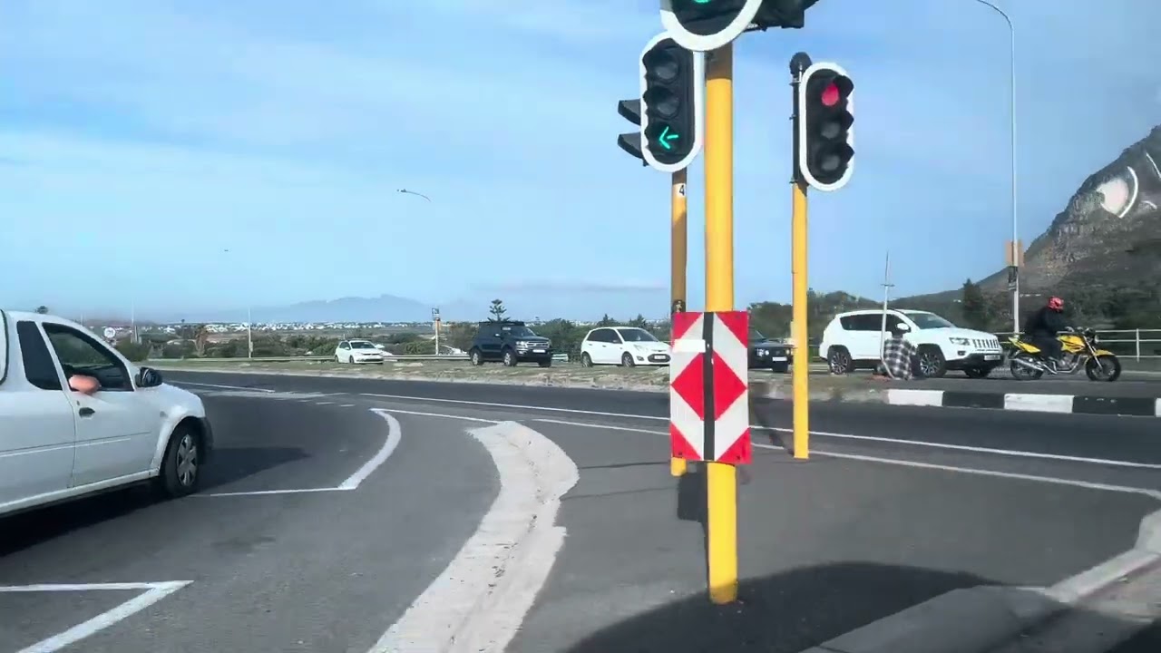 JOHANNESBURG TO CAPETOWN WITH BUS,  beautiful with bus, you can see more mountains landscape