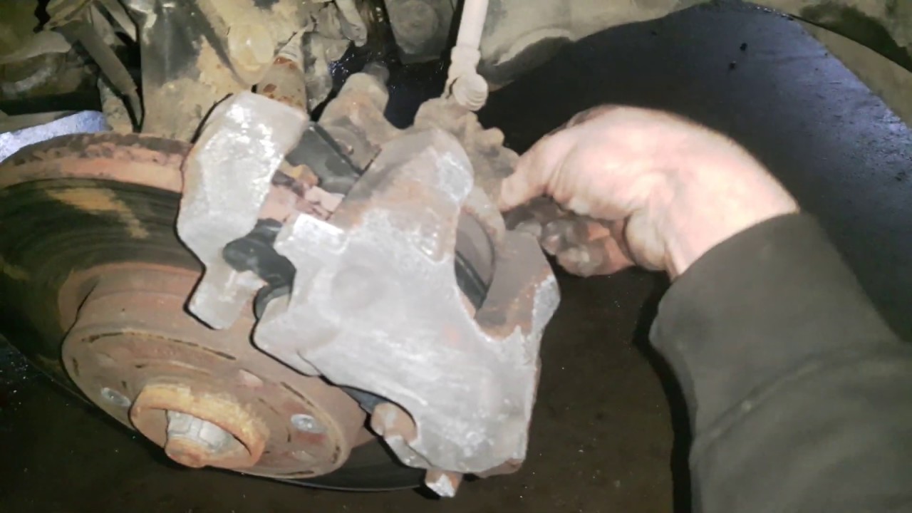 Renault clio 4 how to change front brake pads