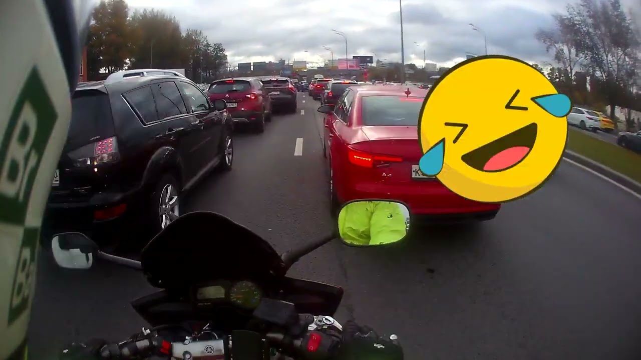 Спасибо адекватным водителям! Пробки в Митино! Среда а пусто на районе!