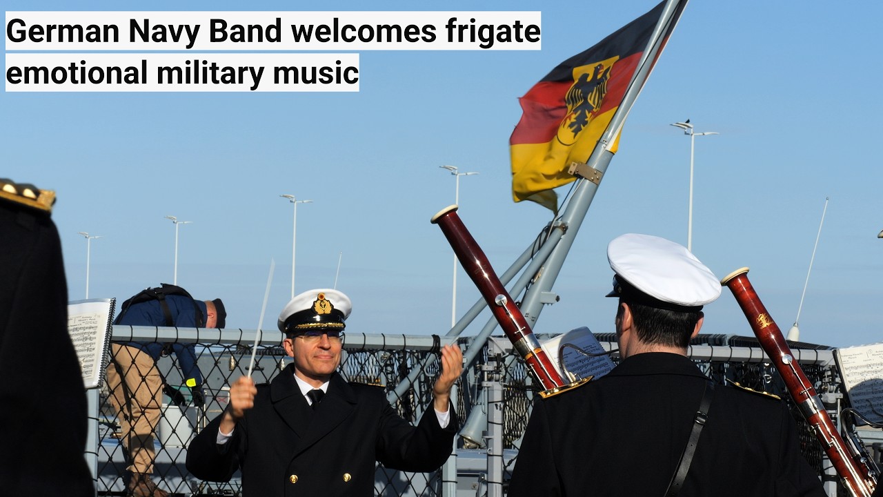 Militärmusik an der Pier: Fregatte 