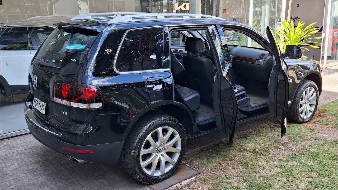 VW Touareg V8 - bem completa