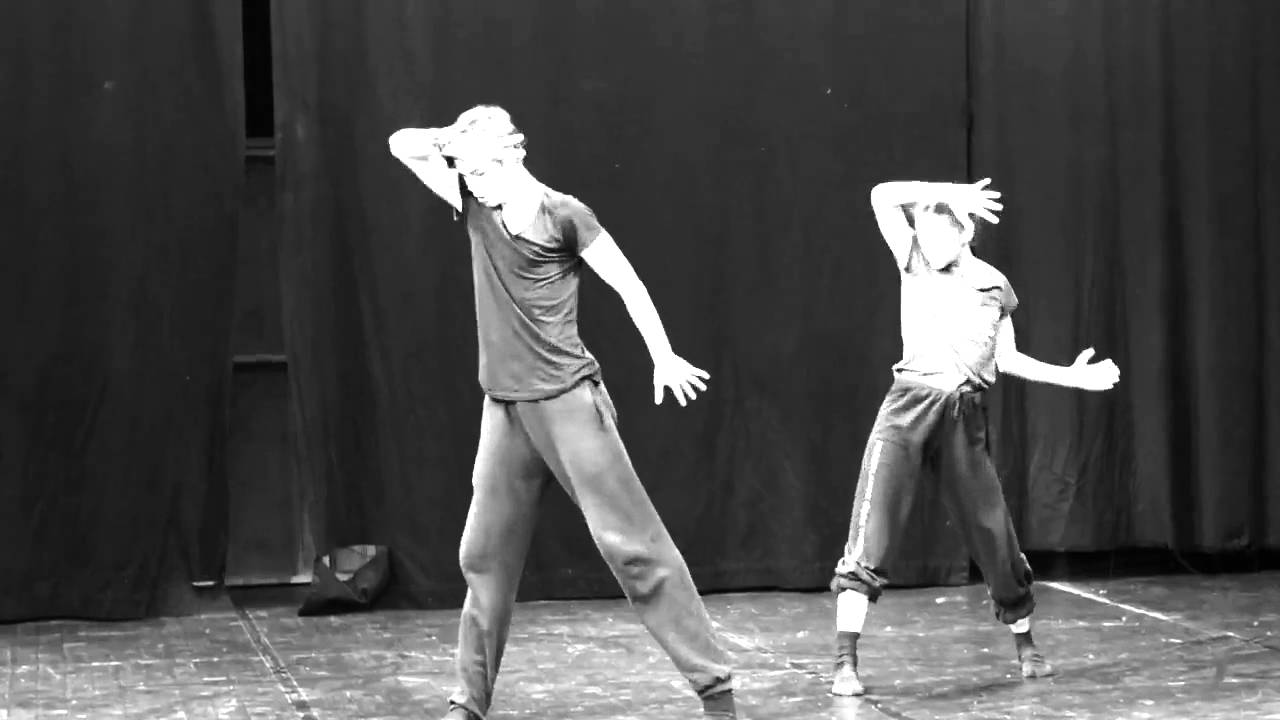 Royal Ballet school Antwerp: Lo&iuml;s Martens en Jesse Callaert working hard in the studio!