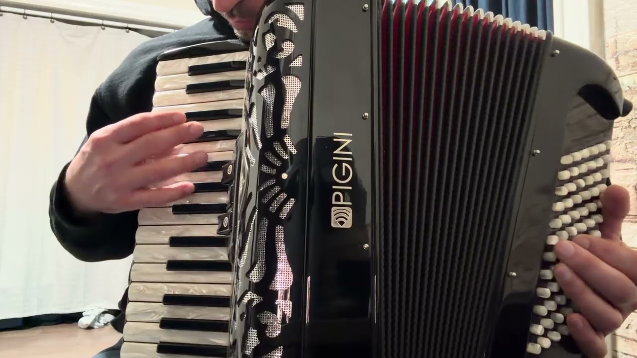 Pigini accordion 4 sale 
