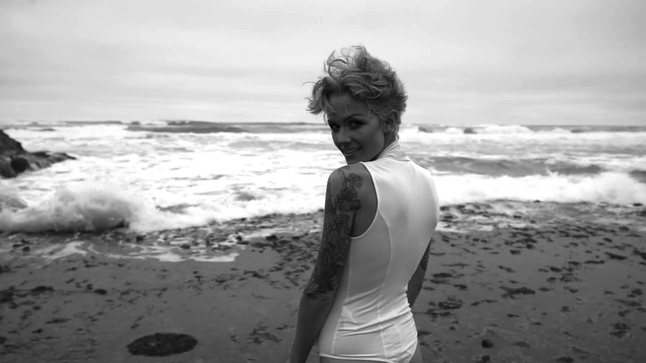 MINC MAGAZINE - LAURA STERN