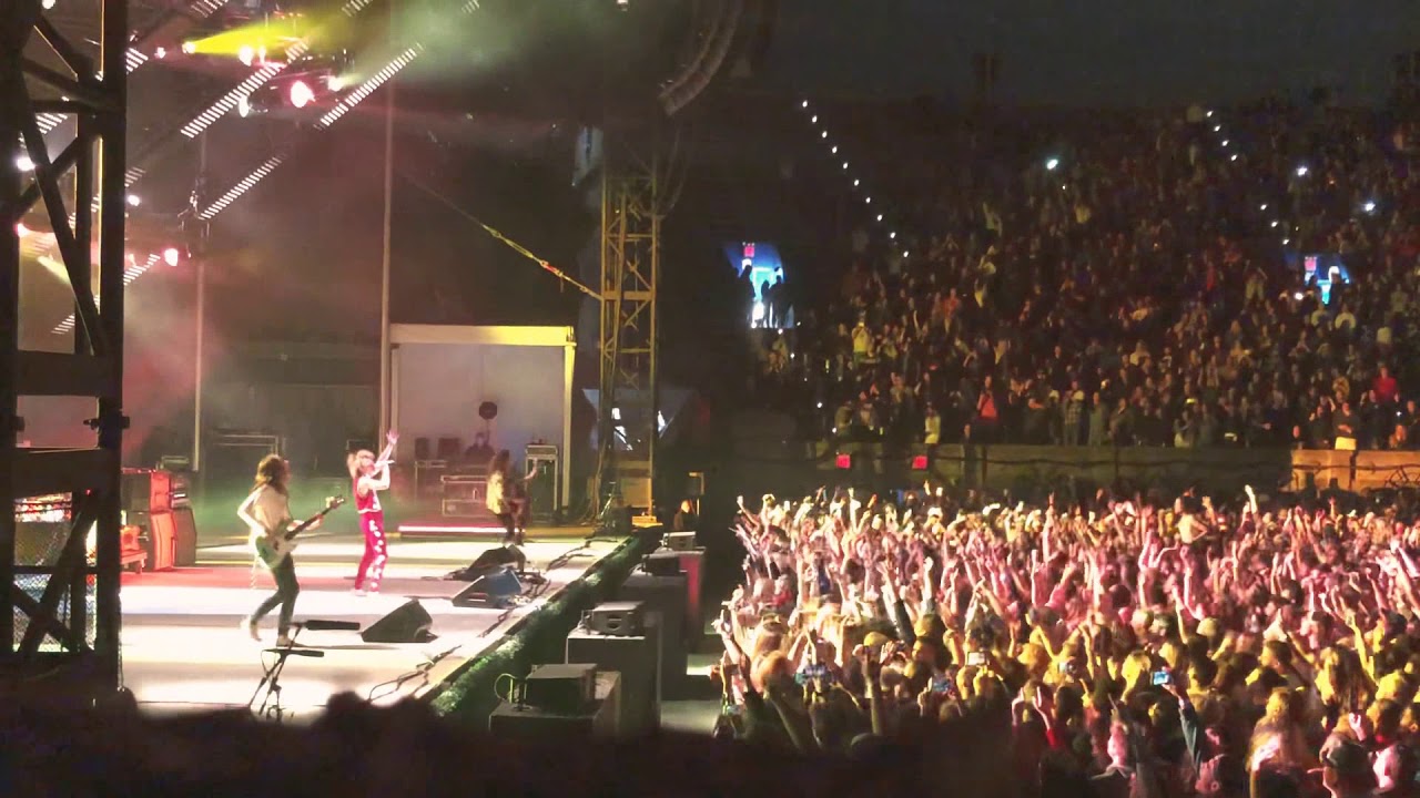 Greta Van Fleet - Highway Tune (LIVE @Forest Hills Stadium)