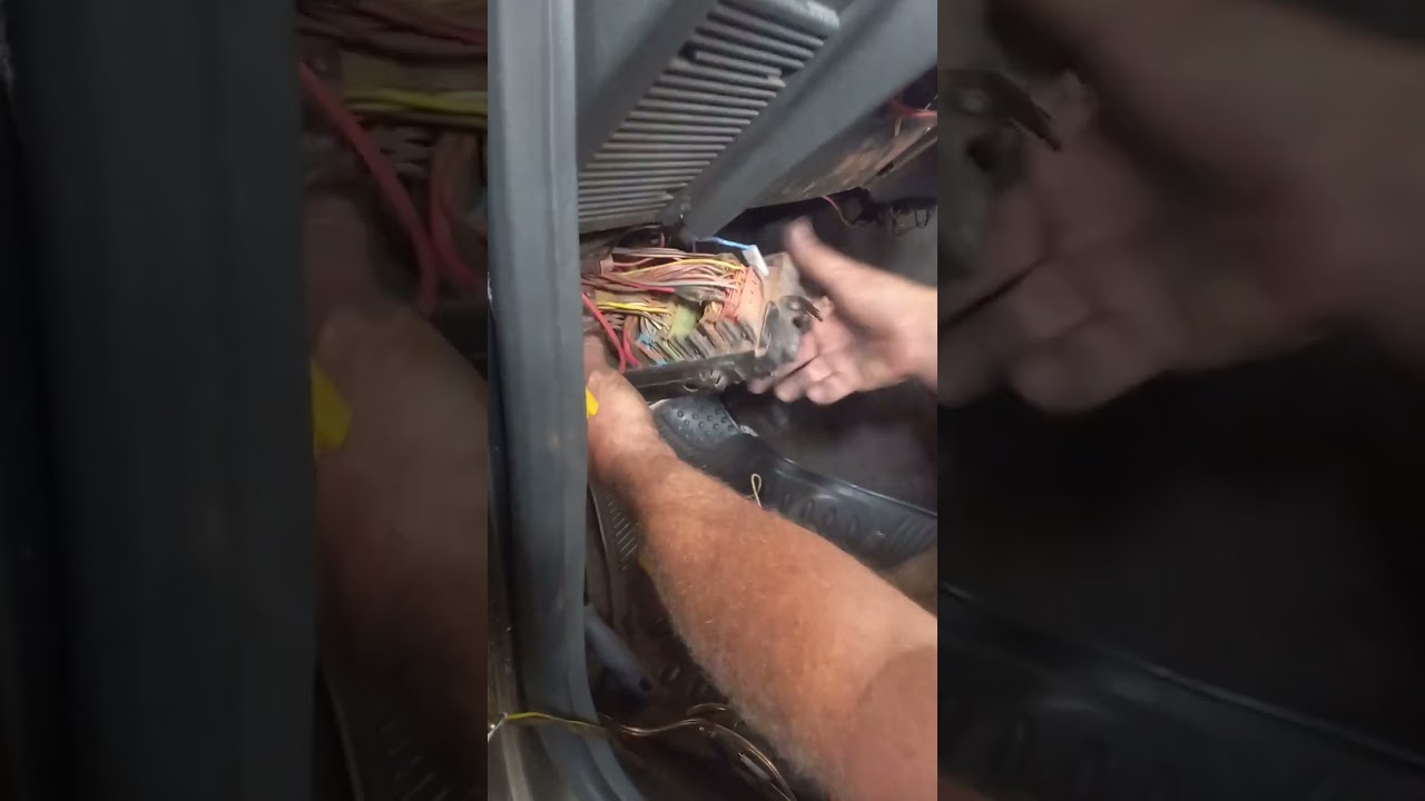 como instalar farol de milha no gol quadrado, sistema original.