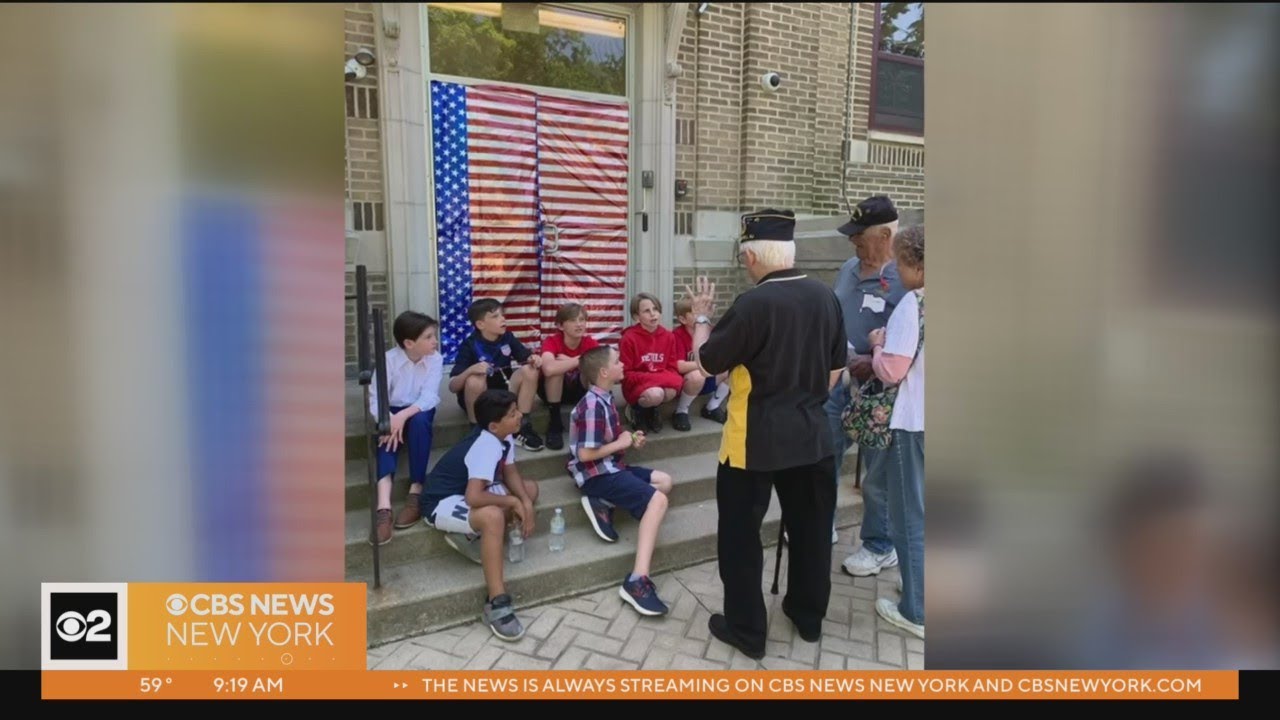 Lincoln Elementary School students write letters to veterans