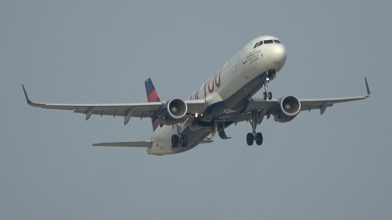 Plane Spotting at Detroit Metro Airport - October 29, 2024 #planespotting #dtw