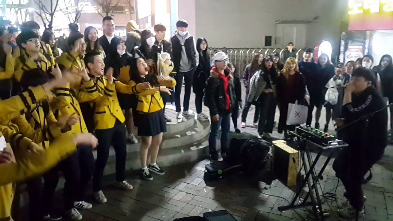 [딴따라마이크 강인창] 분위기 대박 ☆Moves like jagger☆ 홍대버스킹 20170324금 [Hongdae Kpop Street Busking]