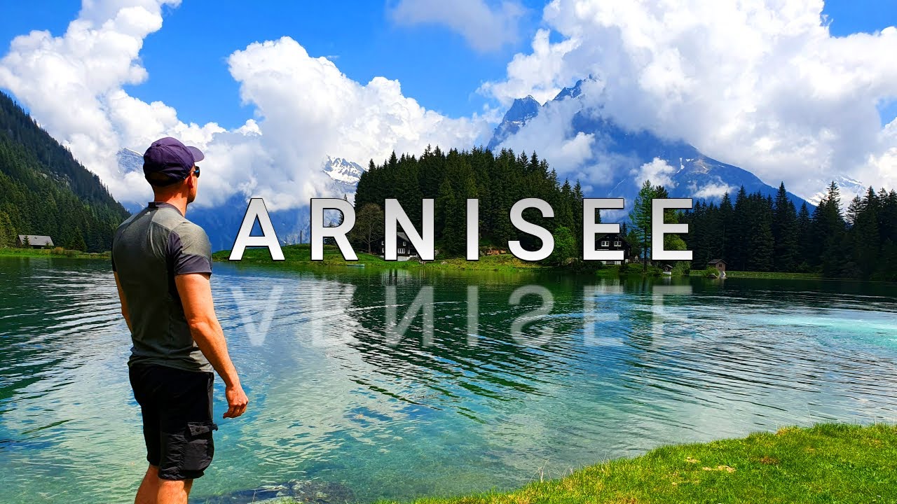 Wandern am Arnisee im Kanton Uri, Schweiz