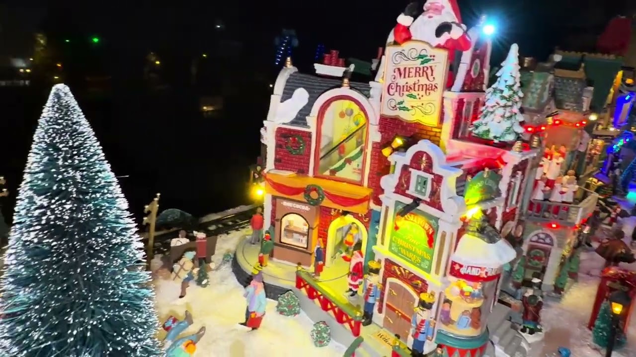 Casa Magi Villaggio di Natale Lemax 2025 by night