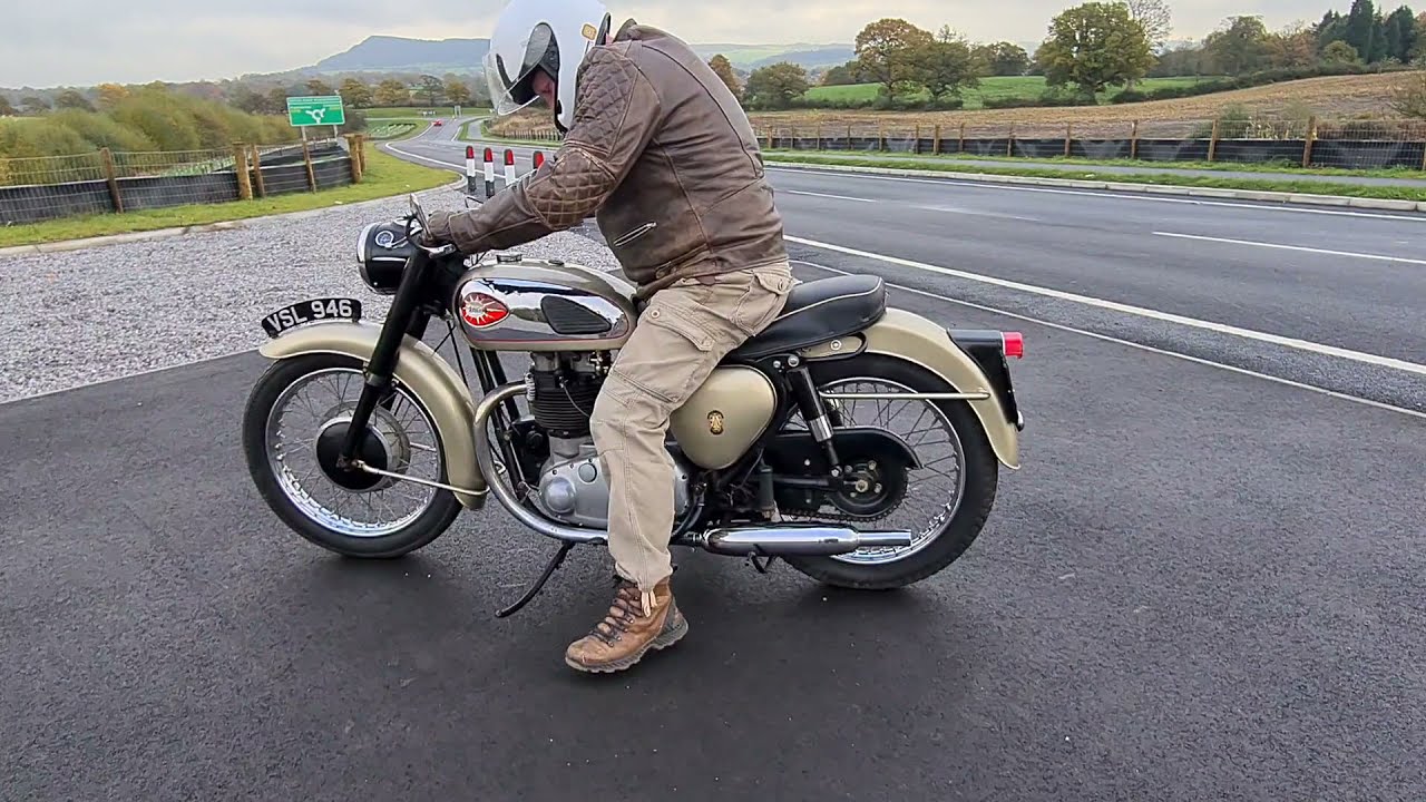 1960 BSA 650 GOLDEN FLASH TEST RIDE.