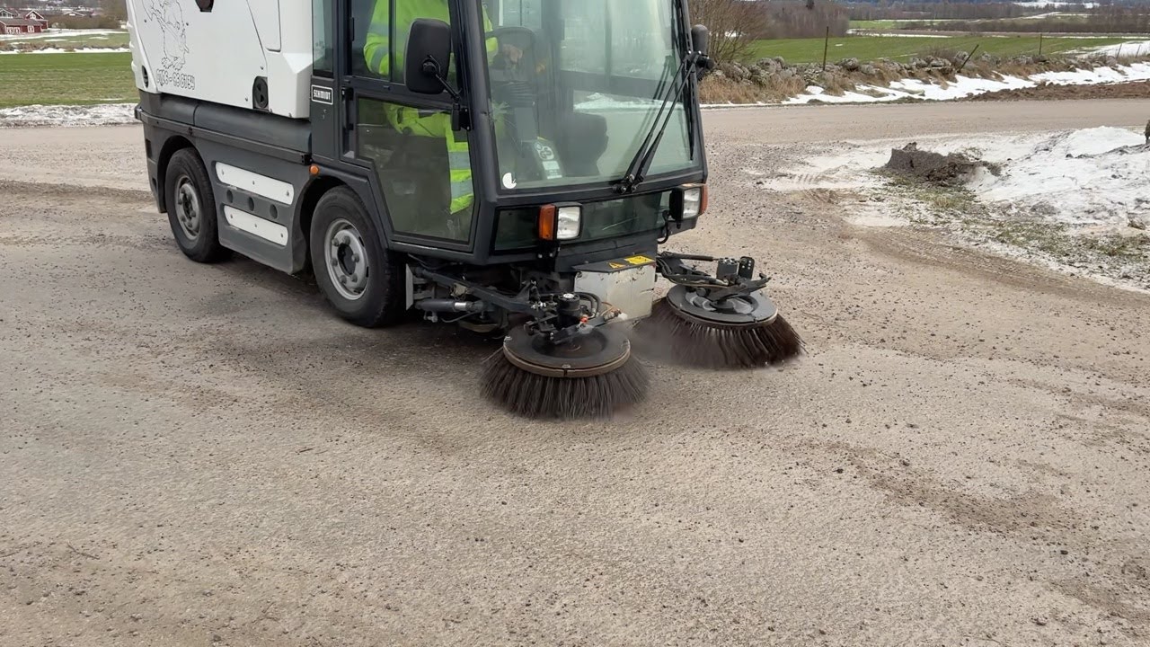 Köp Sopmaskin Schmidt Compact 200 på Klaravik