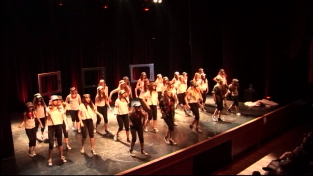 Plume School Glee Club - Channel Hopping (Glee Club Challenge Grand Final 2012) | JPF