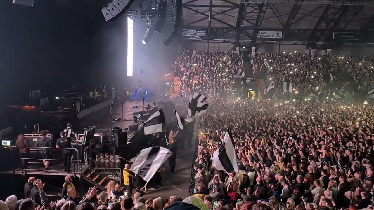 Sam Fender - Local Hero/Will We Talk. Newcastle Arena 2022.