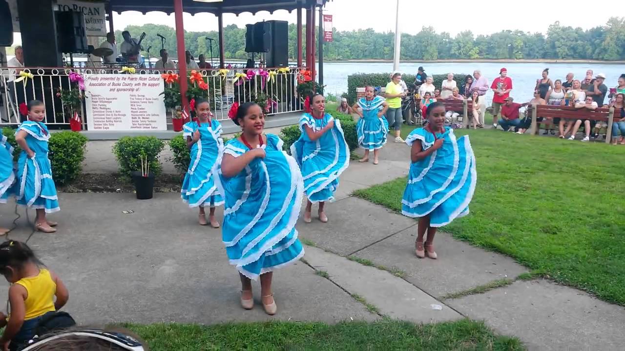 Plena Dance by El Grupo Folklorico Las Jibaritas de la Isla - Choreagrapher Andy Zayas Jr.