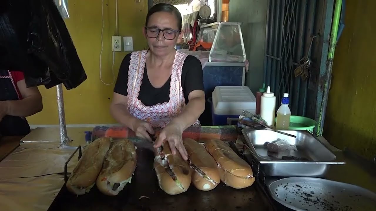 Venta de antojitos en Chalatenango