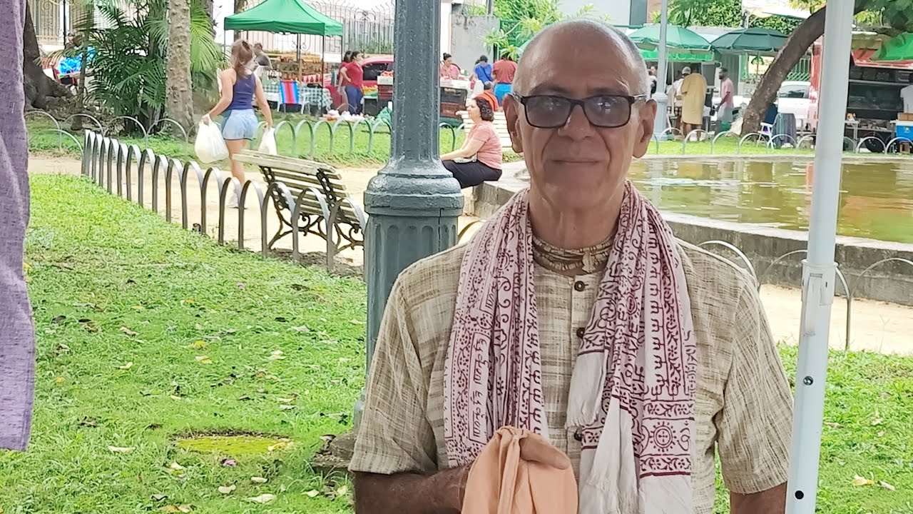 Hari Cakra dasa A(hdg) BOM DIA HARE KRISHNA COM BHAGAVAD GITA 12.17 SERVIÇO DEVOCIONAL.