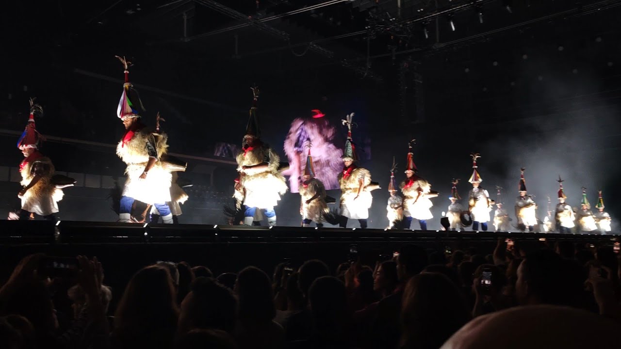 Los Joaldunak de Ituren, Zubieta y Aurtitz salen en el concierto Mitoaroa de Zetak