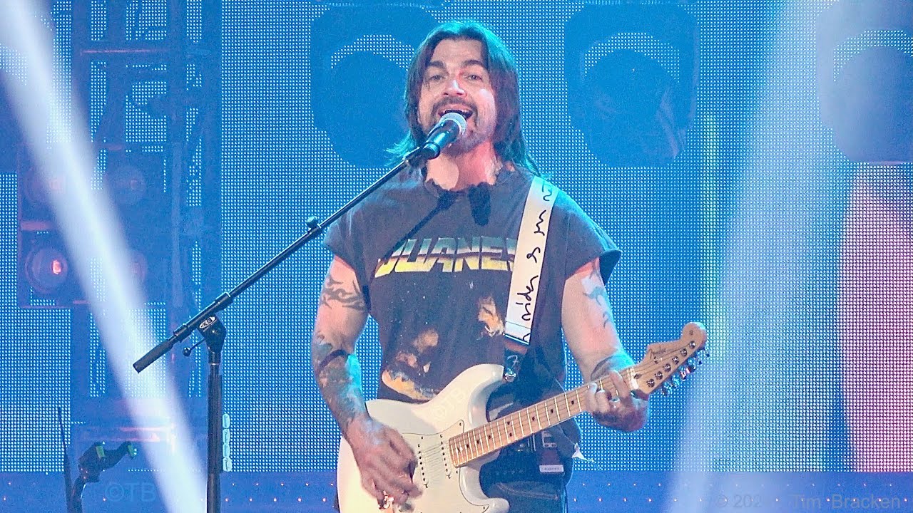 Juanes — Twist And Shout / La Bamba (en vivo / live) — October 30, 2024 — 4K