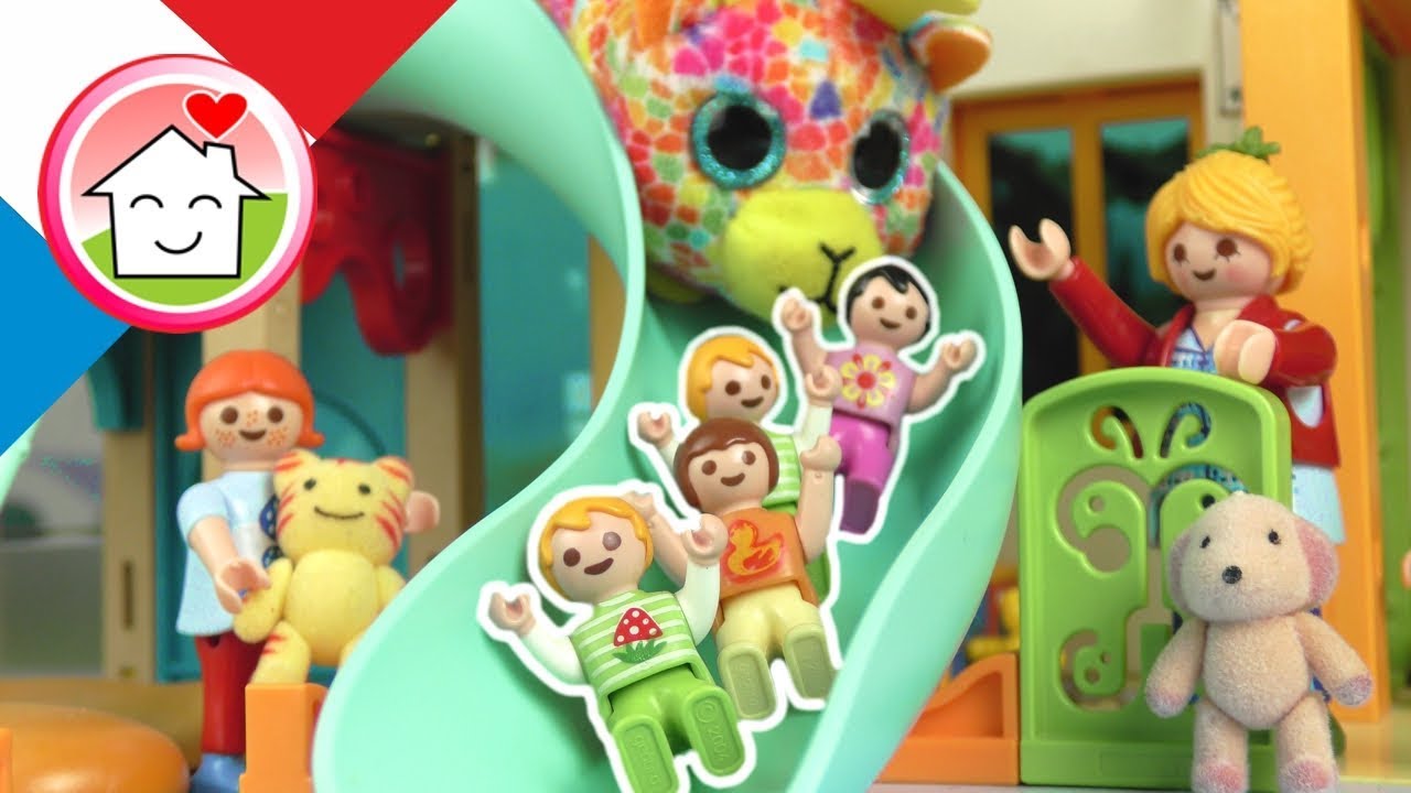 Playmobil en francais La journée des peluches à la maternelle - Famille Hauser