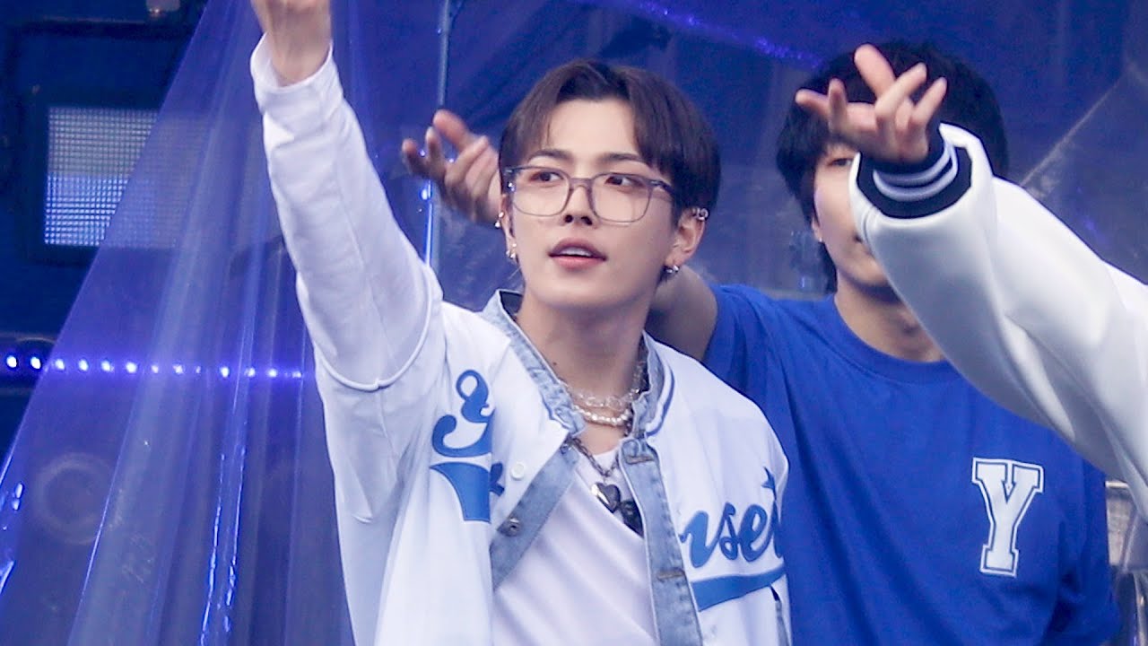 240526 에이티즈(ATEEZ) 홍중 '질풍가도' 4K 직캠 @연세대학교 동문 아카라카