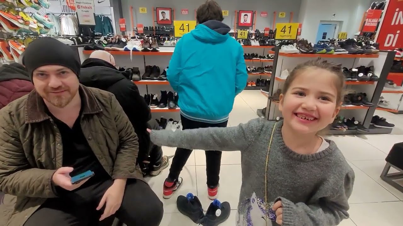 ÇOCUKLARA KIŞLIK ALIŞVERİŞ | FLO 1 ALANA 1 BEDAVA | DÜKKAN KAPANMIŞ‼️GÜNLÜK VLOG ALIŞVERİŞ 
