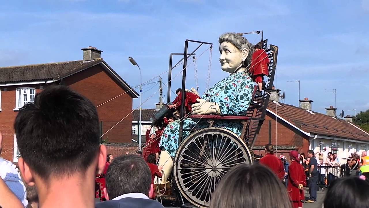 Giant Granny Wakes up..... Limerick, Royal De Luxe, Ireland