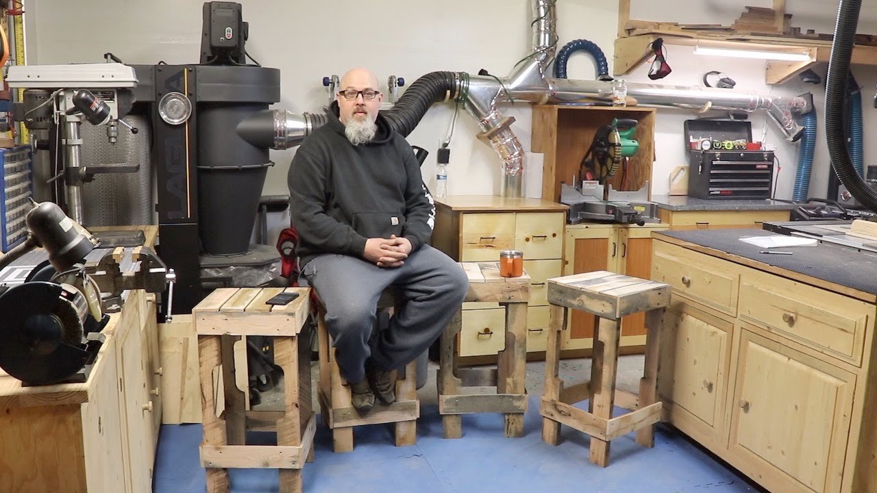 Easy Pallet Wood Bar Stools