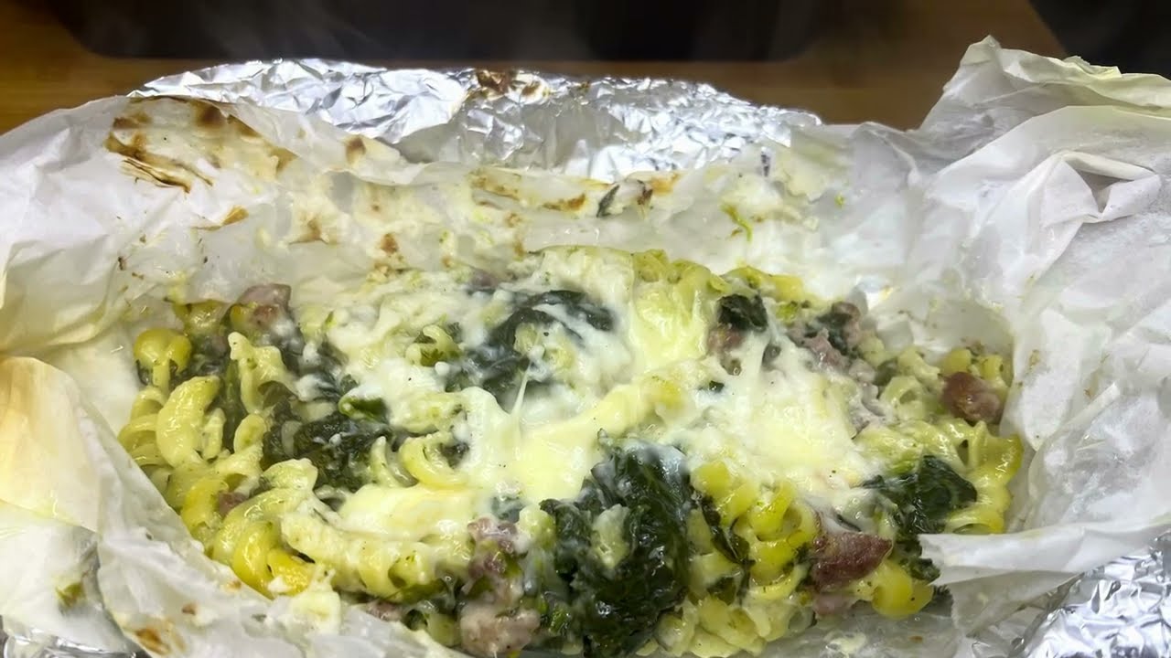 Fusilli al cartoccio con friarielli salsiccia e provola 💥💥#cucinafacile #ricetta  #food 