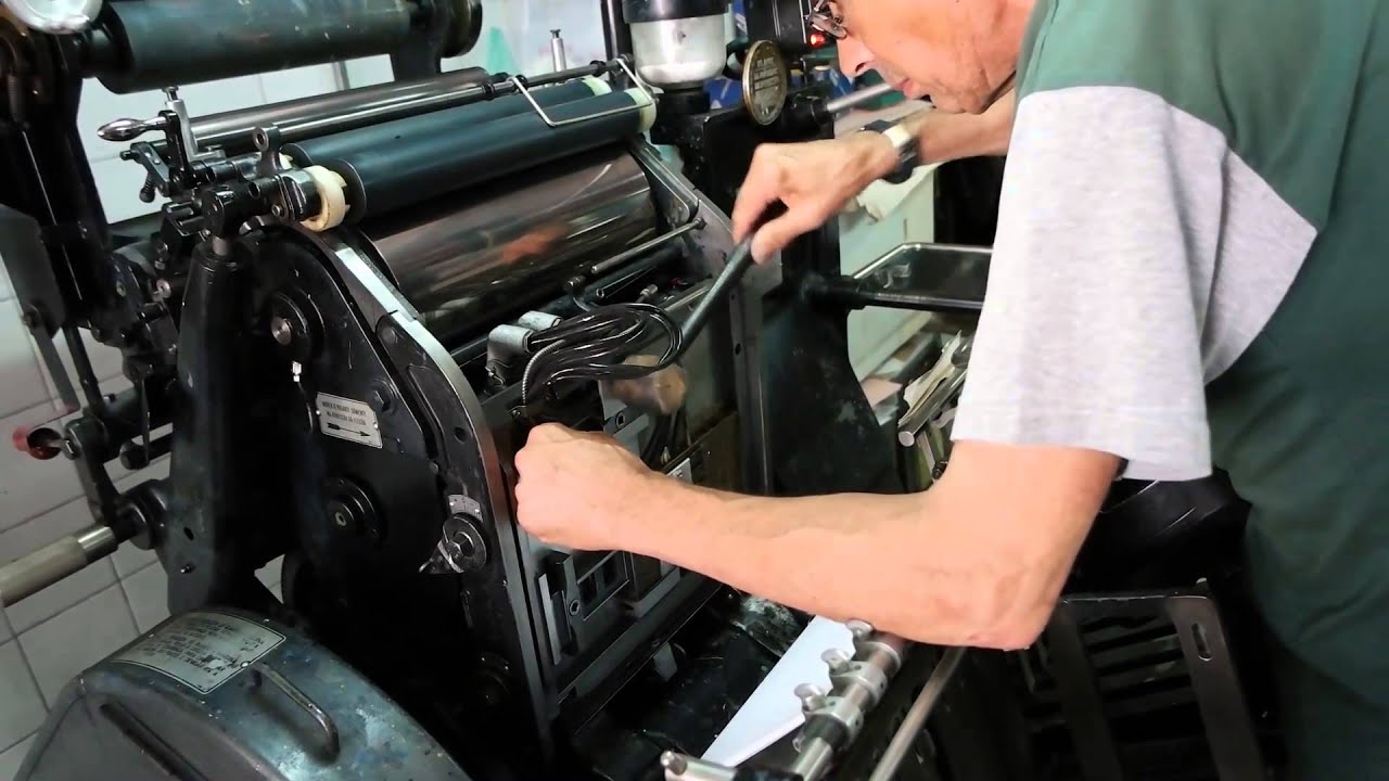 Impressão em película de ouro com Heidelberg minerva
