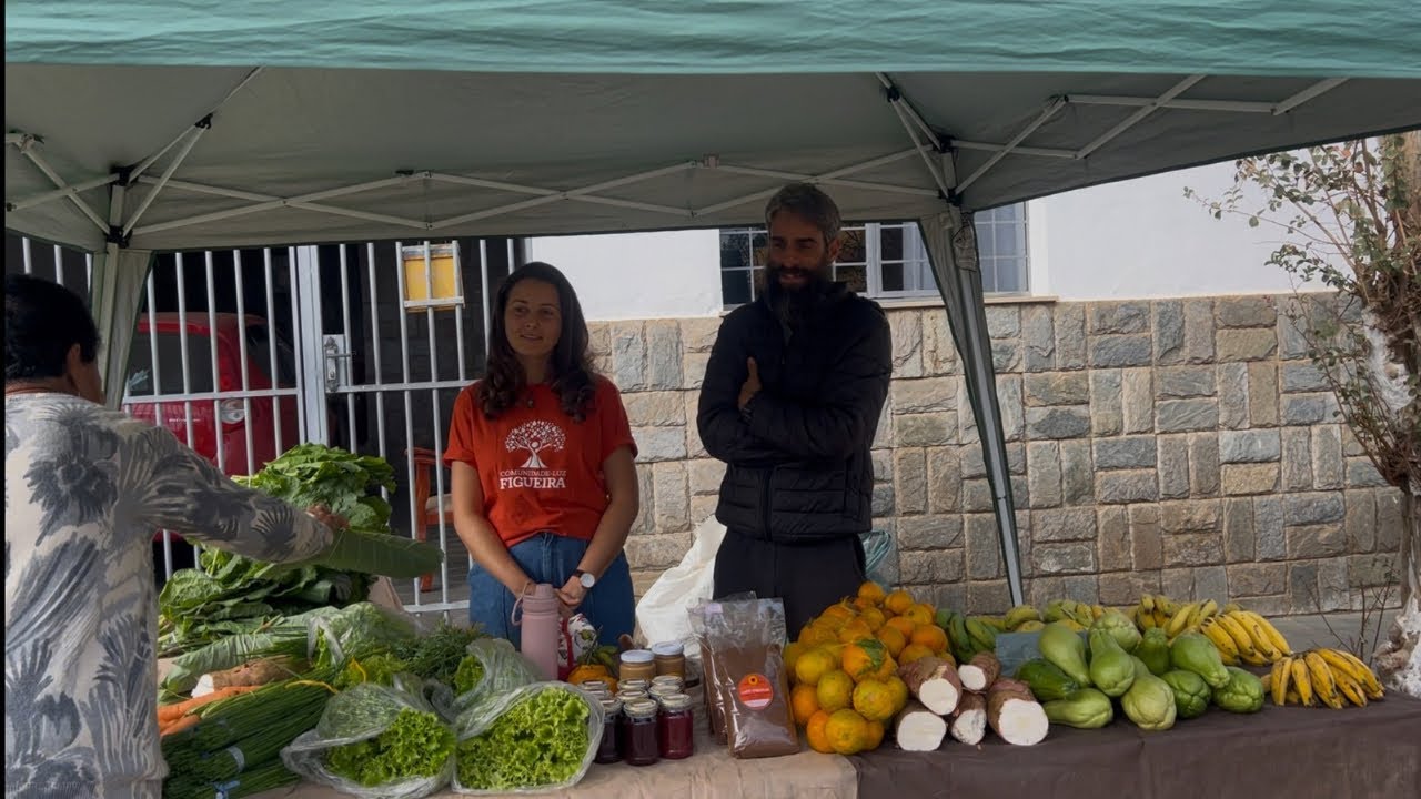 FEIRA DE RUA EM ALTO JEQUITIBÁ, INTERIOR DE MINAS GERAIS.