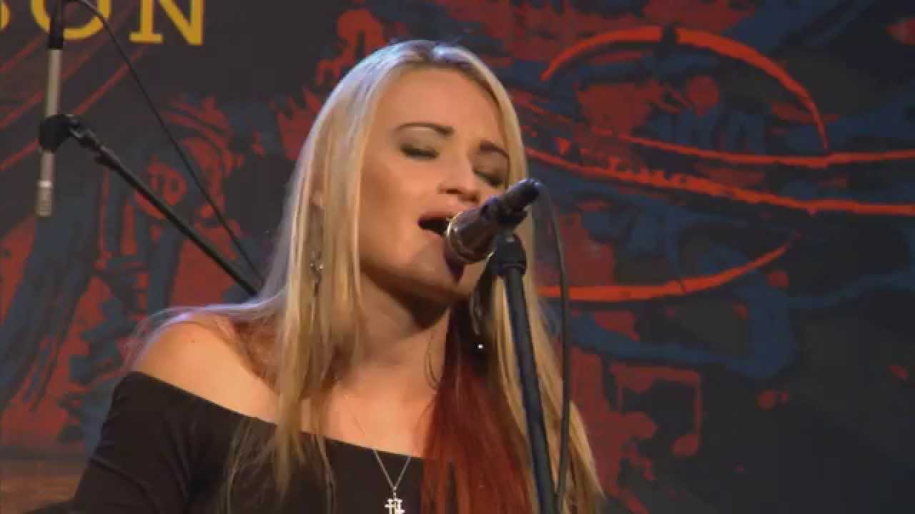 Bri Bagwell performs 