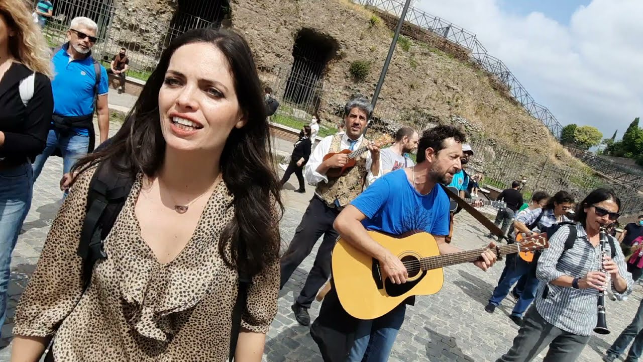 Danzare Ancora davanti al Colosseo - FlashMob (Officiel)
